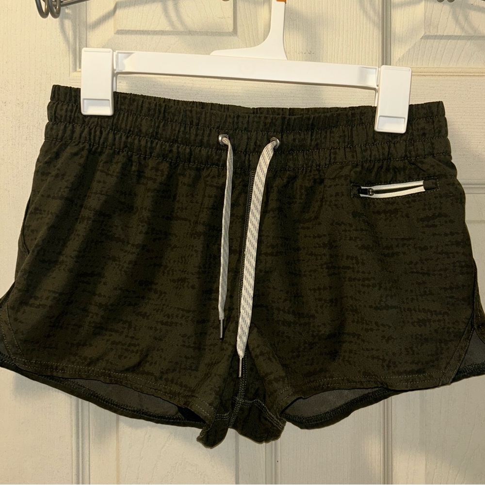 Vuori Clementine Green Patterned Shorts.
